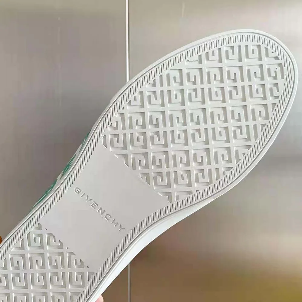 Givenchy Sneakers City Sport in 4G Print Leather for Unisex in Green Givenchy Sneakers City Sport in 4G Print Leather for Unisex in Green