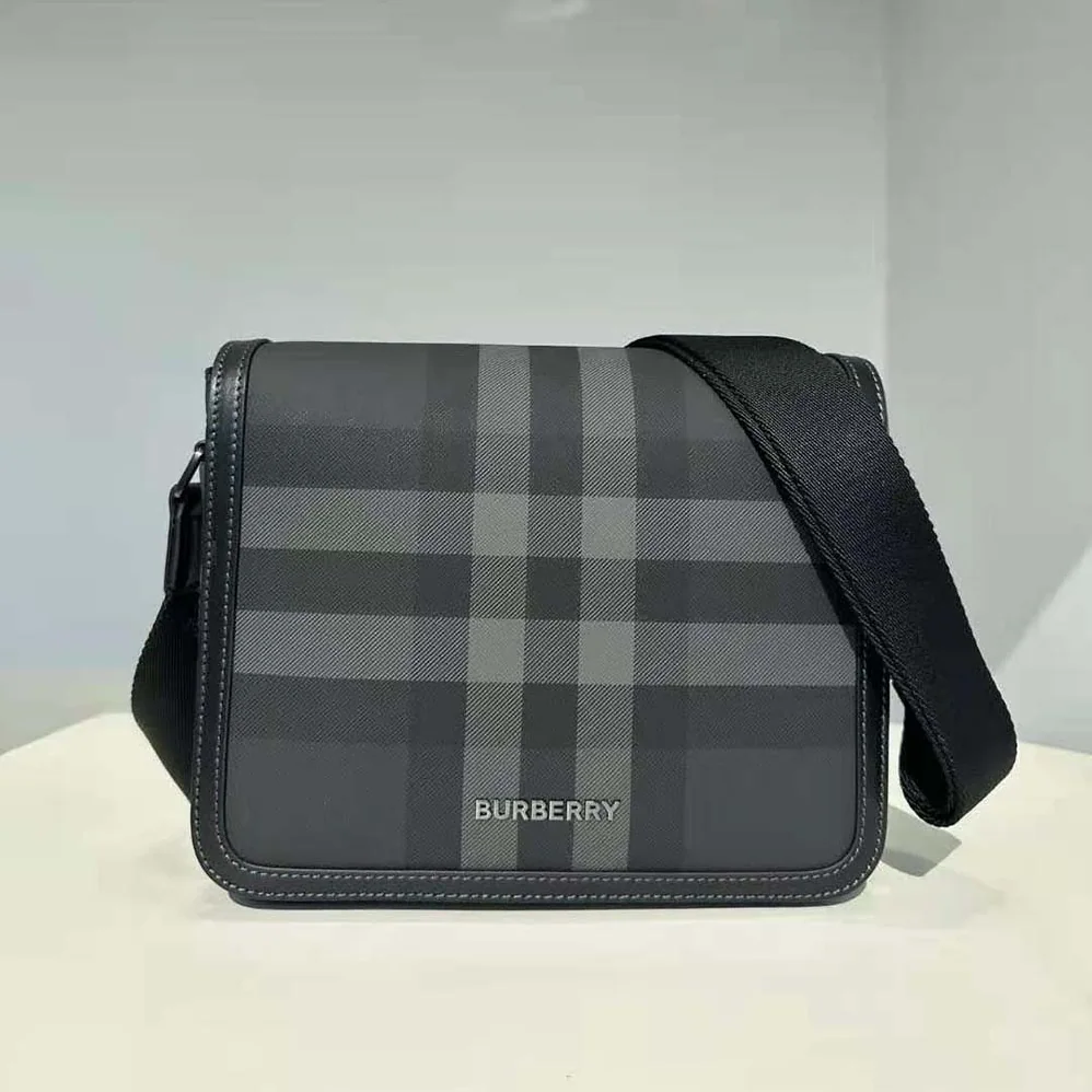 Burberry Small Alfred Messenger Bag for Men in Black Burberry Small Alfred Messenger Bag for Men in Black