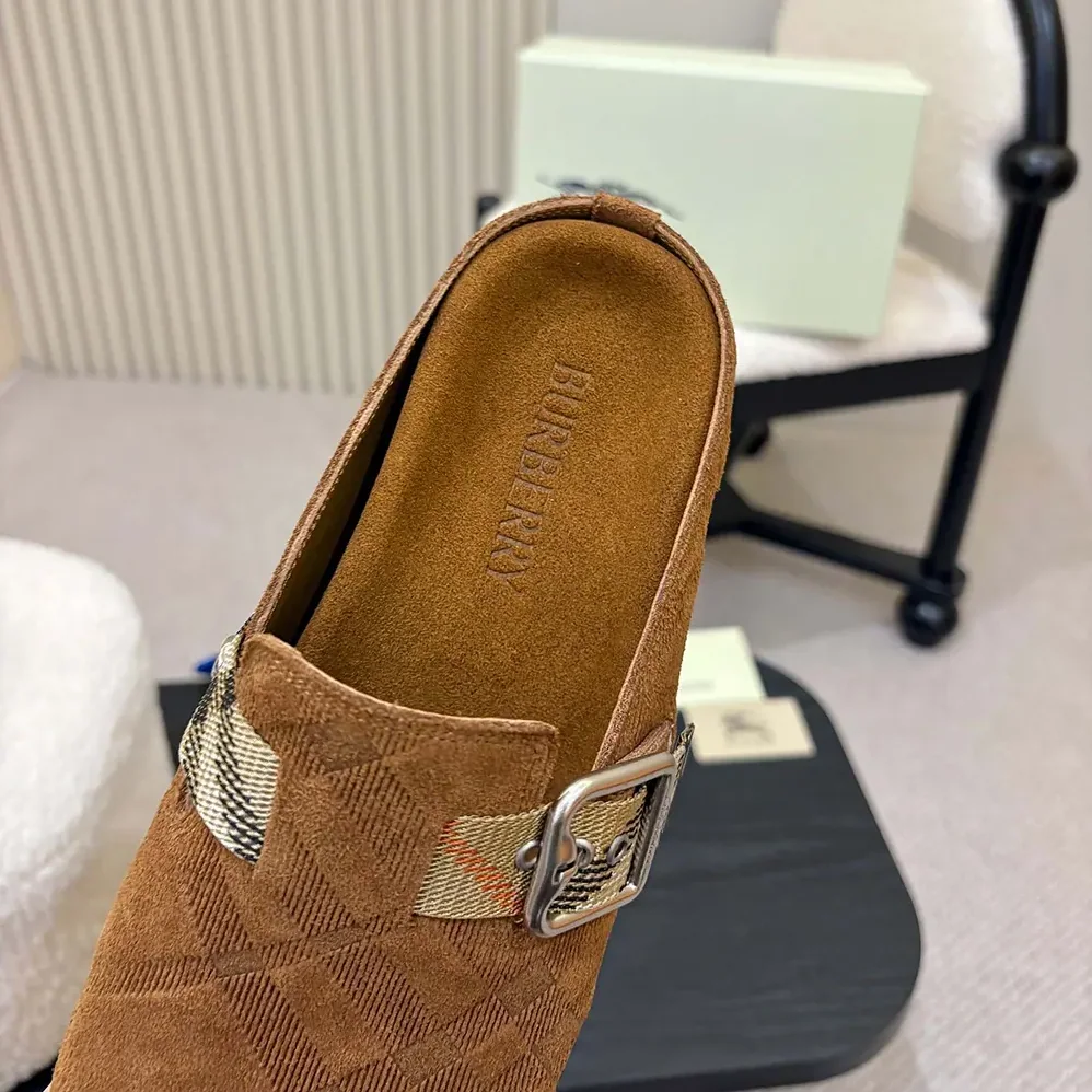 Burberry Check Denim Urchin Clogs for Unisex in Jute Beige