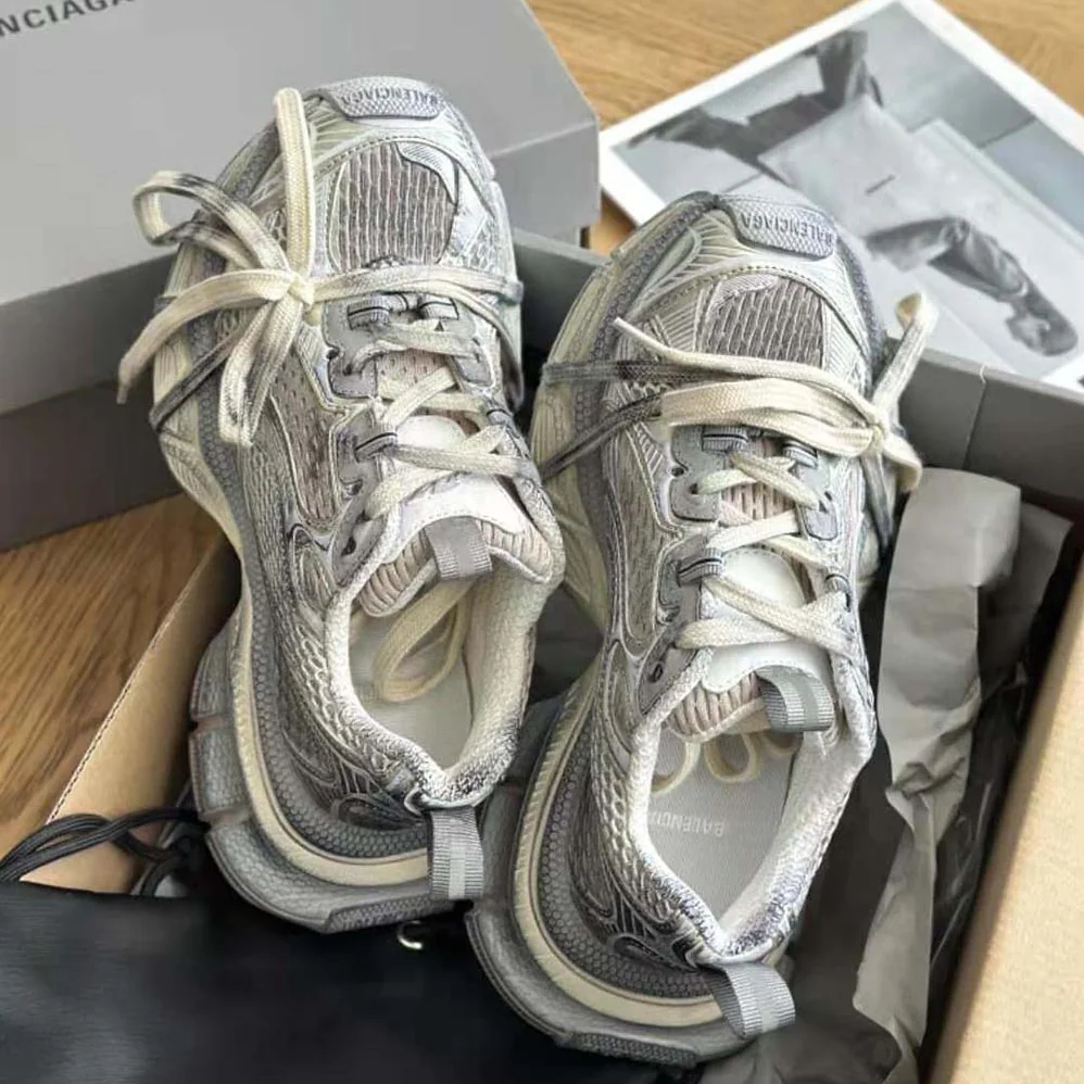 Balenciaga 3XL Sneaker in off White Mesh and Polyurethane for Unisex Balenciaga 3XL Sneaker in off White Mesh and Polyurethane for Unisex
