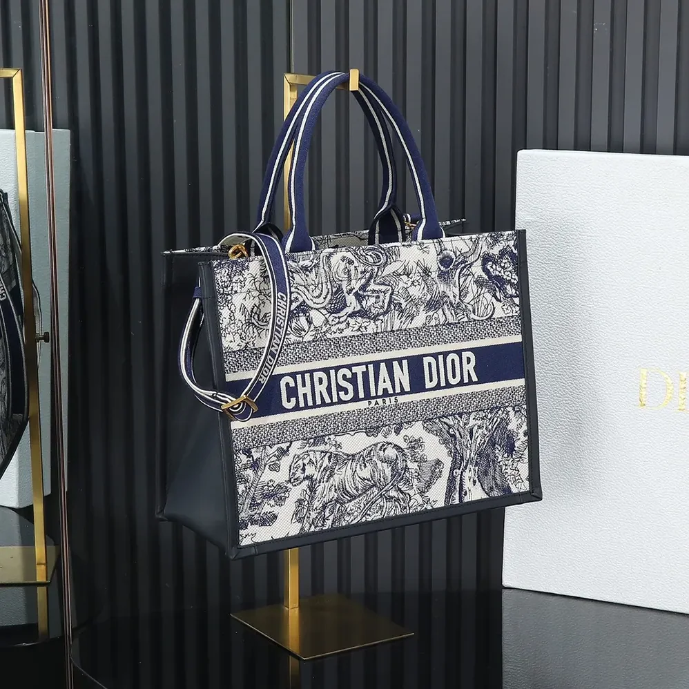 Dior Medium Dior Book Tote White and Navy Blue Toile de Jouy Sauvage Embroidery for Women Dior Medium Dior Book Tote White and Navy Blue Toile de Jouy Sauvage Embroidery for Women