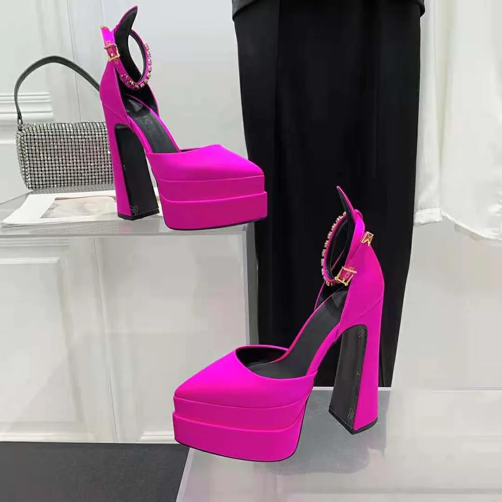 Versace Medusa Aevitas Platform Pumps in 15.5cm Heel Hight for Women in Rose