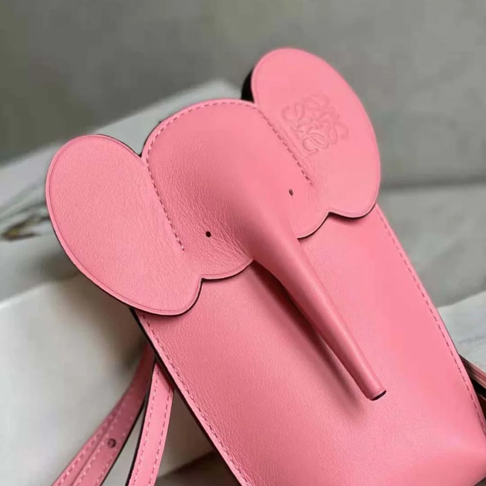 Loewe Elephant Pocket in Classic Calfskin for Women in Pink Loewe Elephant Pocket in Classic Calfskin for Women in Pink