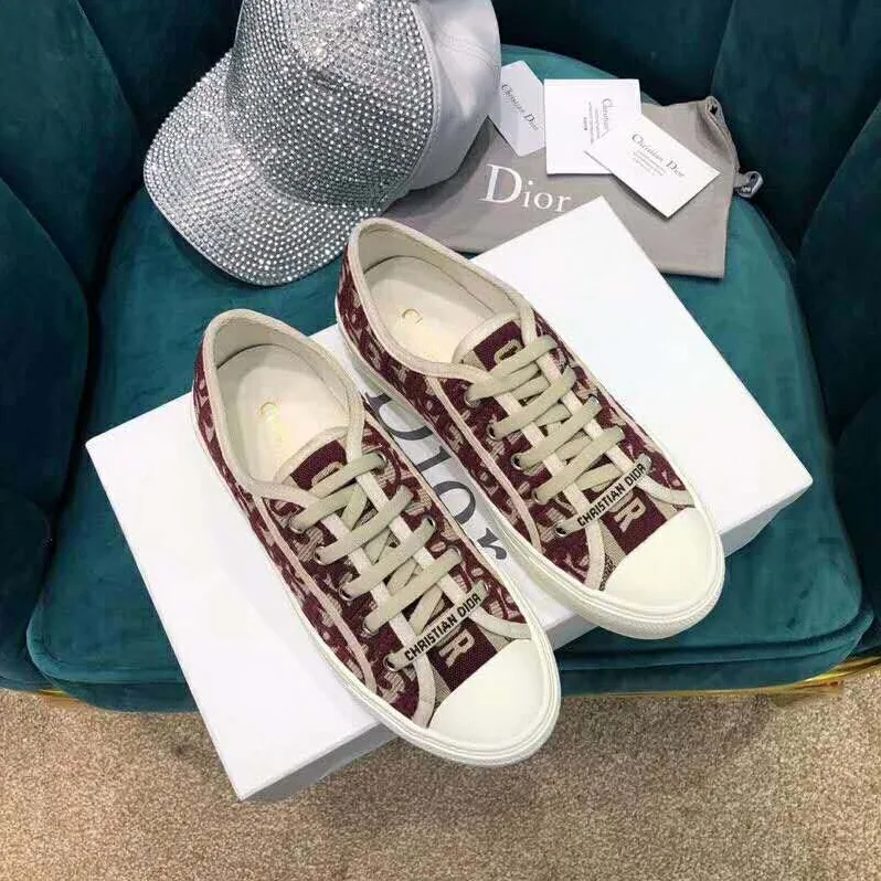 Dior Shoes Walk'n'Dior Sneaker in Oblique Embroidered Canvas for Women in Red Dior Shoes Walk'n'Dior Sneaker in Oblique Embroidered Canvas for Women in Red