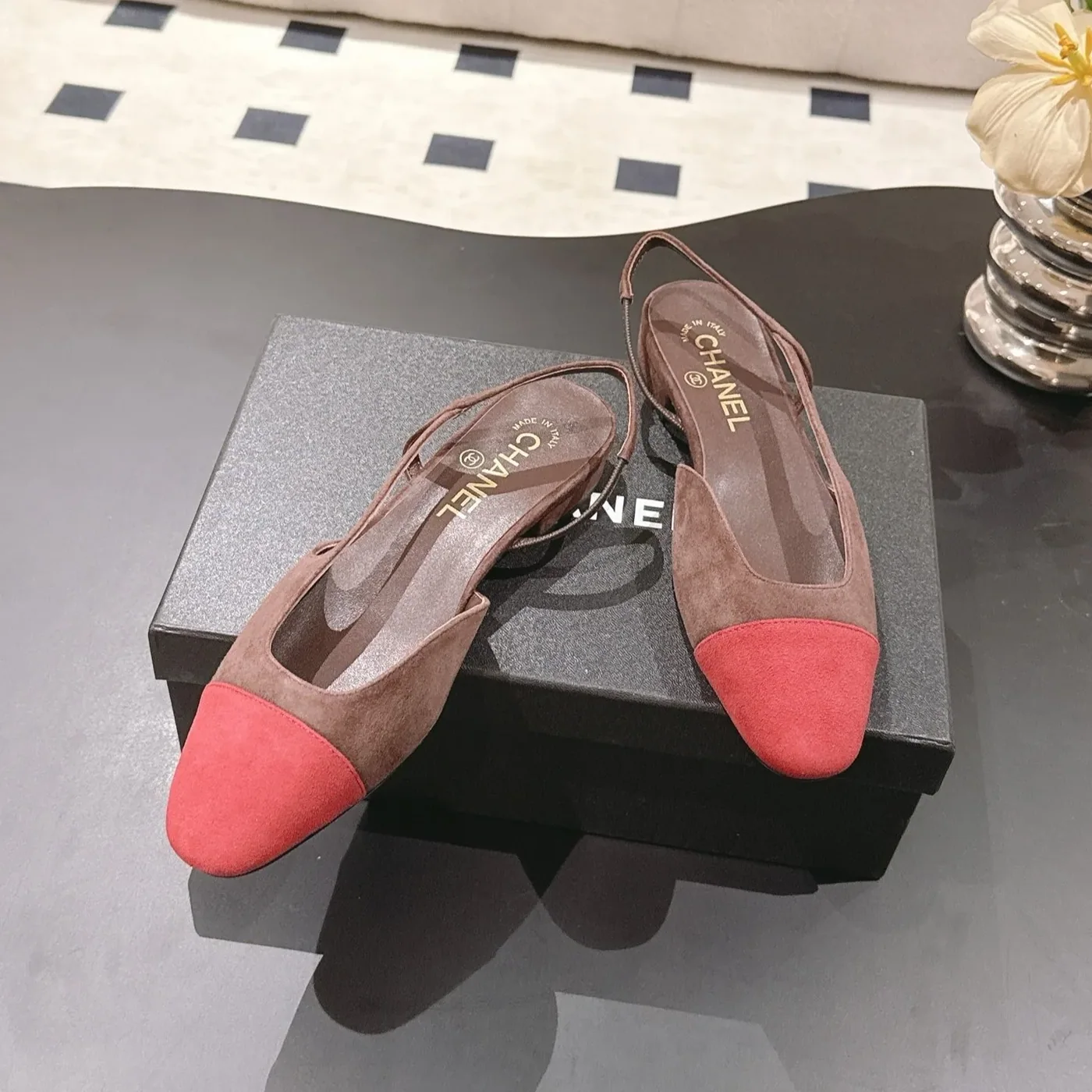 Chanel Suede Two-Tone Slingback Flats Brown/Burgundy Chanel Suede Two-Tone Slingback Flats Brown/Burgundy