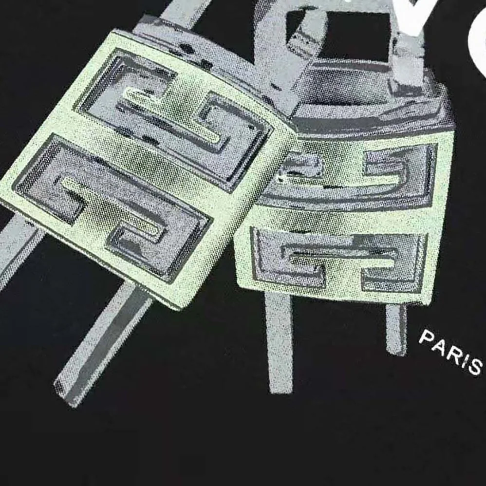 Givenchy Givenchy 4g Lock Slim Fit T-shirt for Men in Black