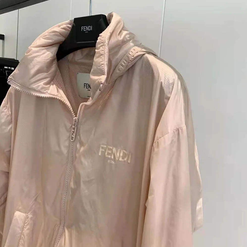 Fendi Pink Nylon Windbreaker for Women in Pink Fendi Pink Nylon Windbreaker for Women in Pink