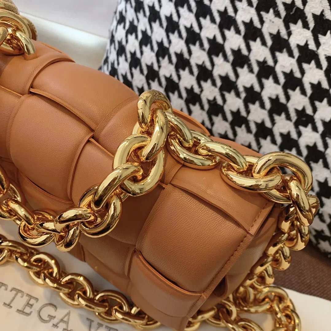 Bottega Veneta Chain Cassette Brown Bottega Veneta Chain Cassette Brown