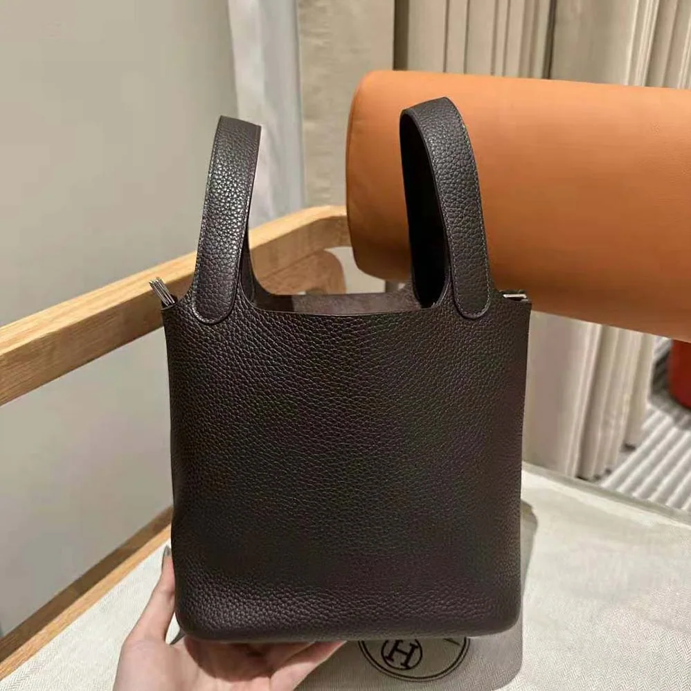 Hermes Picotin Lock 18cm in Clémence leather for Women in Black Hermes Picotin Lock 18cm in Clémence leather for Women in Black