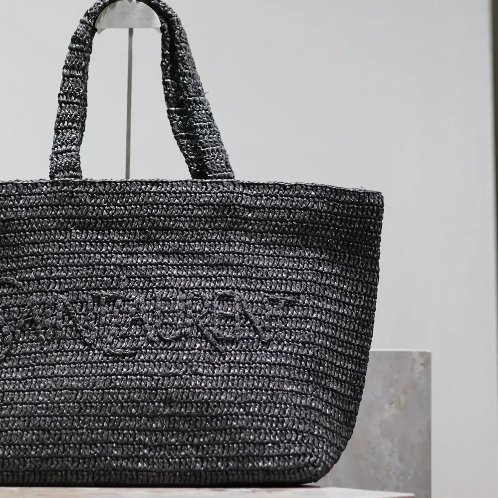 Saint Laurent YSL Saint Laurent Tote in Raffia for Unisex Saint Laurent YSL Saint Laurent Tote in Raffia for Unisex