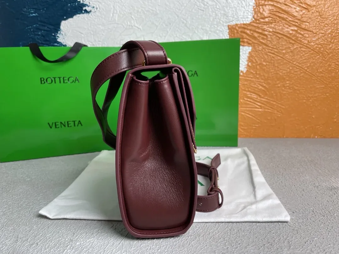 Bottega Veneta Clip Bag Purple