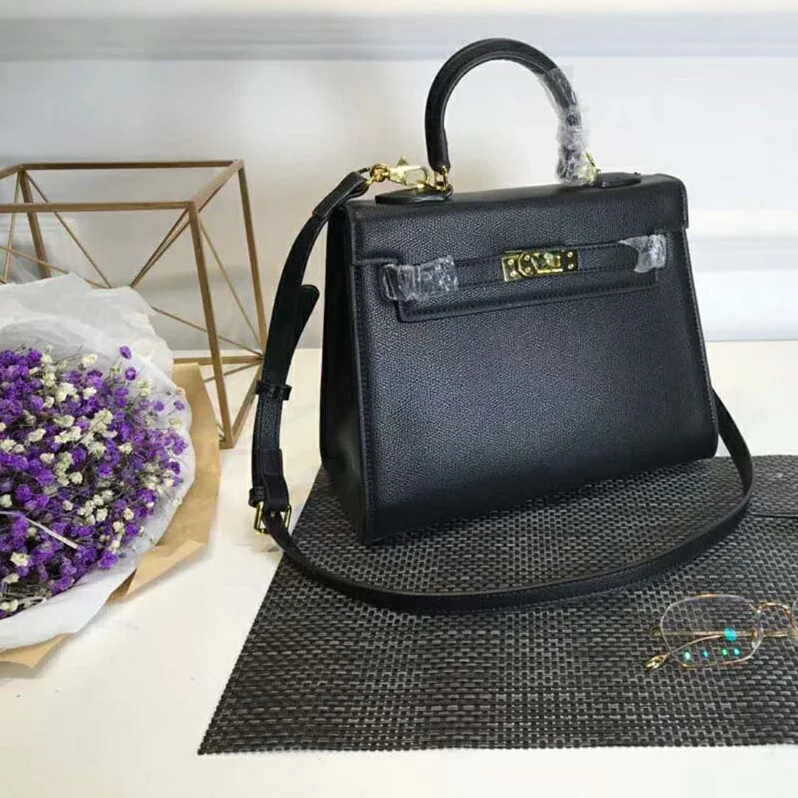 Hermes Kelly Sellier 32 Bag in Togo Leather in Black