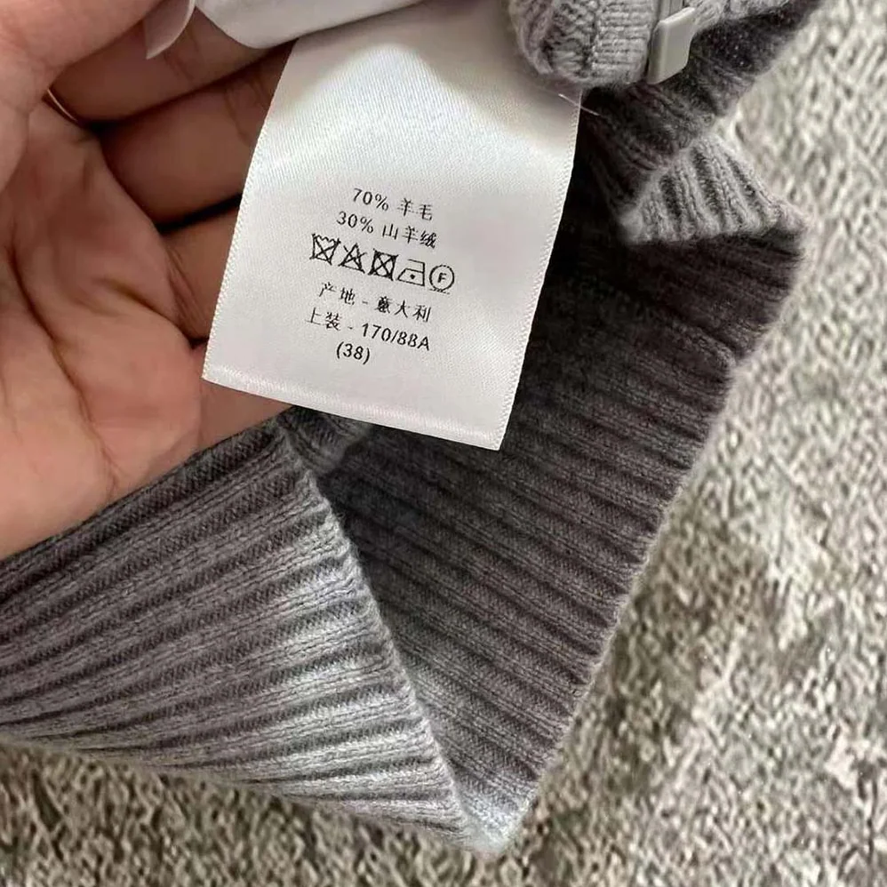 Dior Dioralps Sleeveless Zipped Sweater Gray Three-Tone Wool and Cashmere Knit for Women Dior Dioralps Sleeveless Zipped Sweater Gray Three-Tone Wool and Cashmere Knit for Women