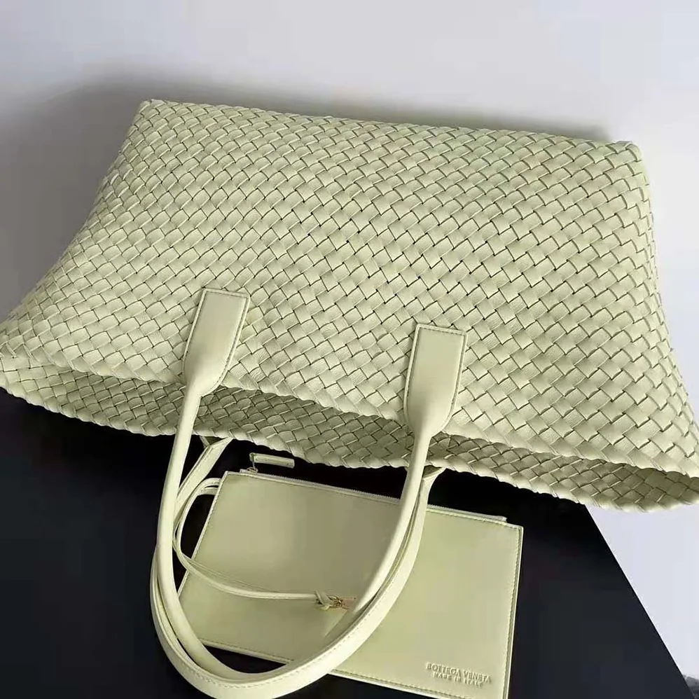Bottega Veneta Medium Cabat Leather Tote Bag for Women in Lime Bottega Veneta Medium Cabat Leather Tote Bag for Women in Lime