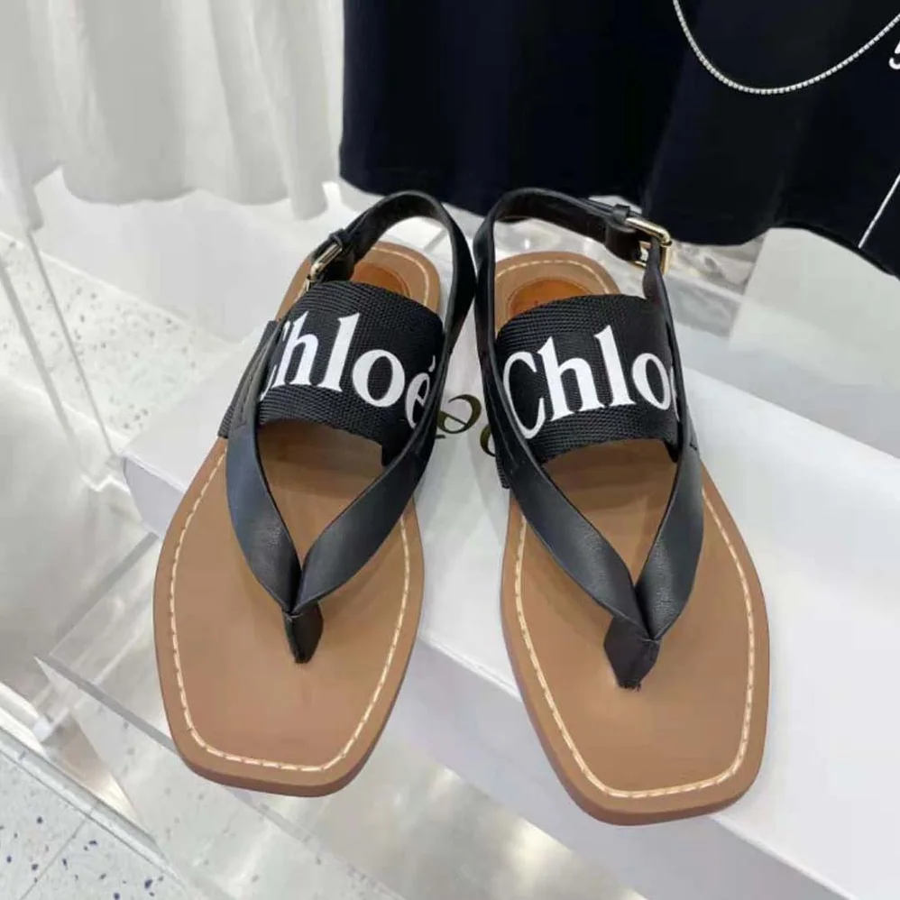 Chloe Woody Flat Sandal in Calfskin and Canvas for Women in Black