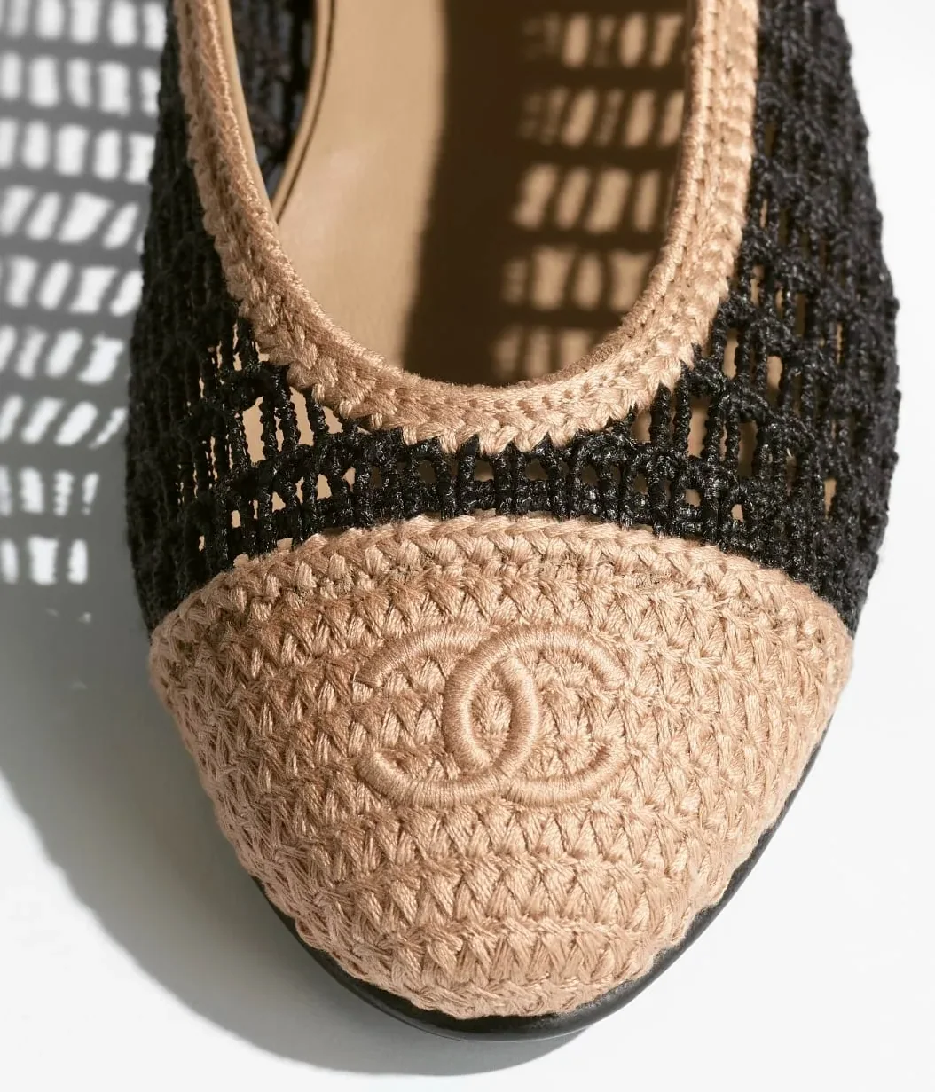 Chanel Raffia Ballet Flats Black/Beige - in NAFBB
