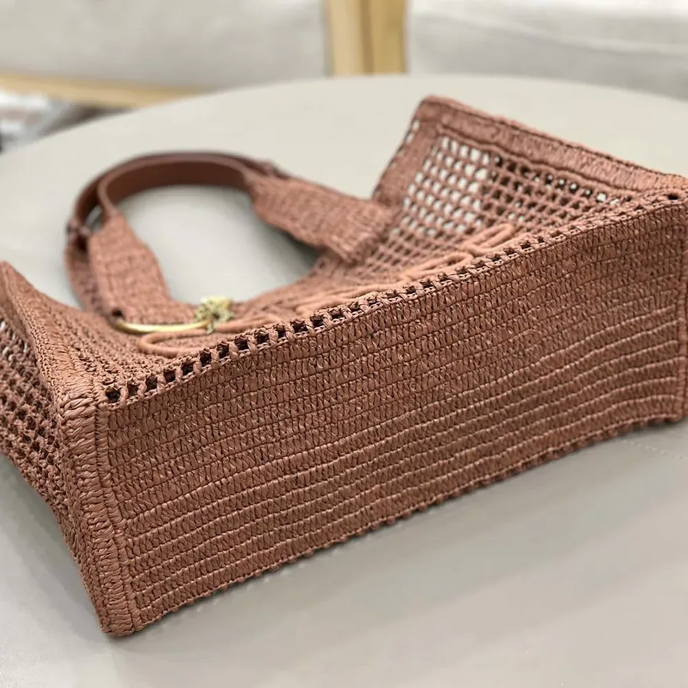 Chloe Summer Banana East-west Tote Bag in Raffia & Buffalo Leather for Women Chloe Summer Banana East-west Tote Bag in Raffia & Buffalo Leather for Women