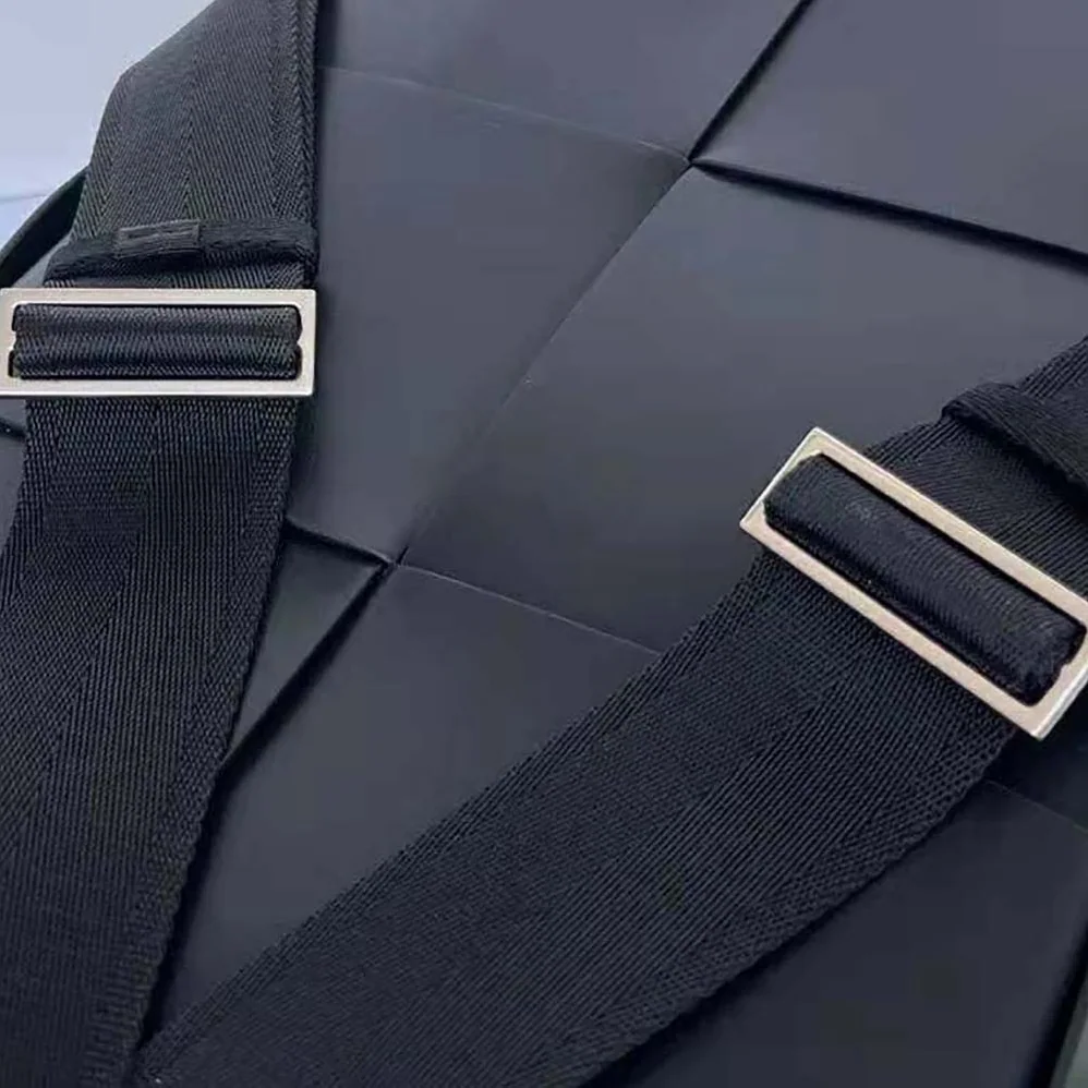 Bottega Veneta Arco Backpack in Calfskin Leather for Men in Black Bottega Veneta Arco Backpack in Calfskin Leather for Men in Black