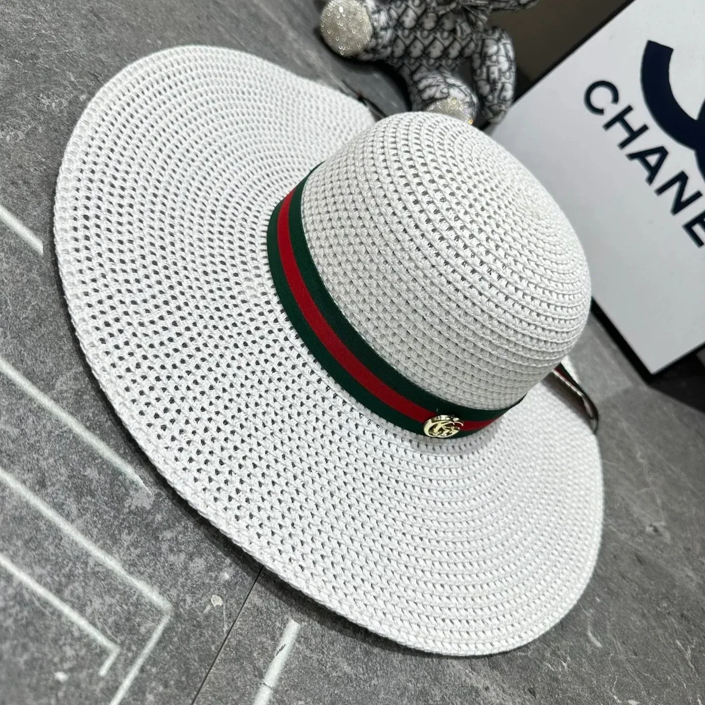 Gucci Ribbon Band Straw Fedora Hat White Straw
