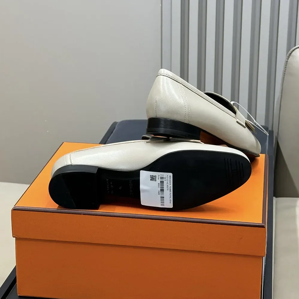 Hermes Royal loafer in Goatskin for Women in Gray Hermes Royal loafer in Goatskin for Women in Gray
