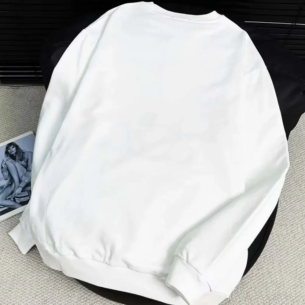 Loewe Anagram Regular Fit Sweatshirt in Cotton for Men in White/Black Loewe Anagram Regular Fit Sweatshirt in Cotton for Men in White/Black