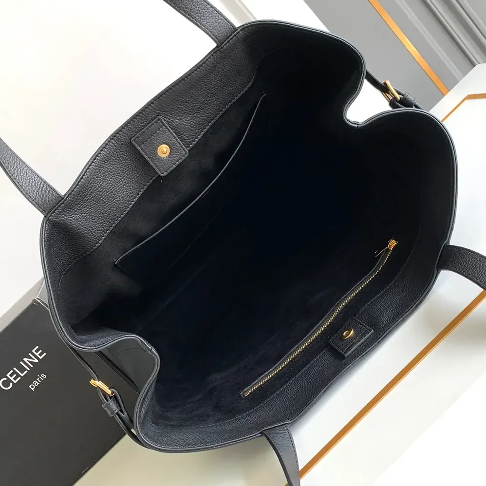 Celine Medium Cabas Anaïs Cuir Triomphe in Grained Calfskin for Women in Black Celine Medium Cabas Anaïs Cuir Triomphe in Grained Calfskin for Women in Black