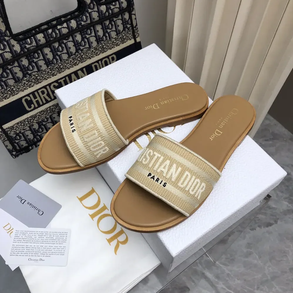 Dior Dioriviera Dway Slide Natural Raffia and White Embroidered Cotton for Women Dior Dioriviera Dway Slide Natural Raffia and White Embroidered Cotton for Women