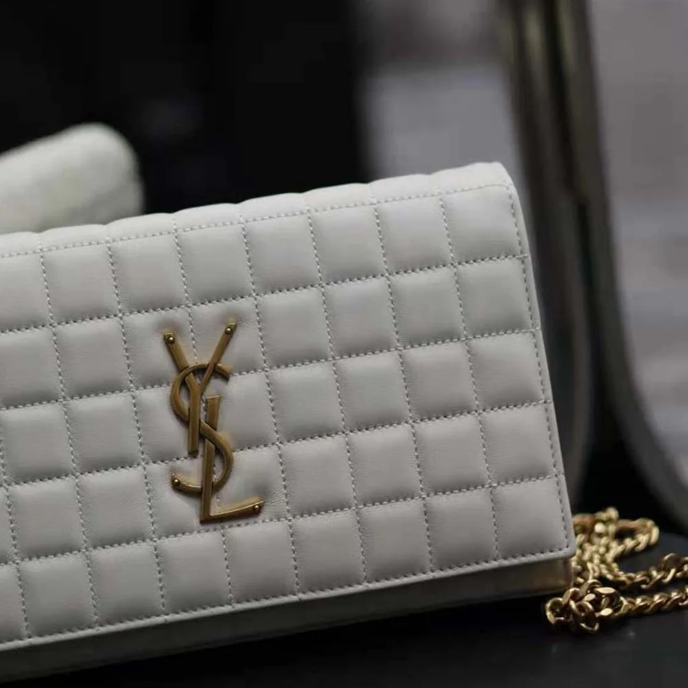 Saint Laurent YSL Le Maillon in Quilted Shiny Leather for Women in White Saint Laurent YSL Le Maillon in Quilted Shiny Leather for Women in White