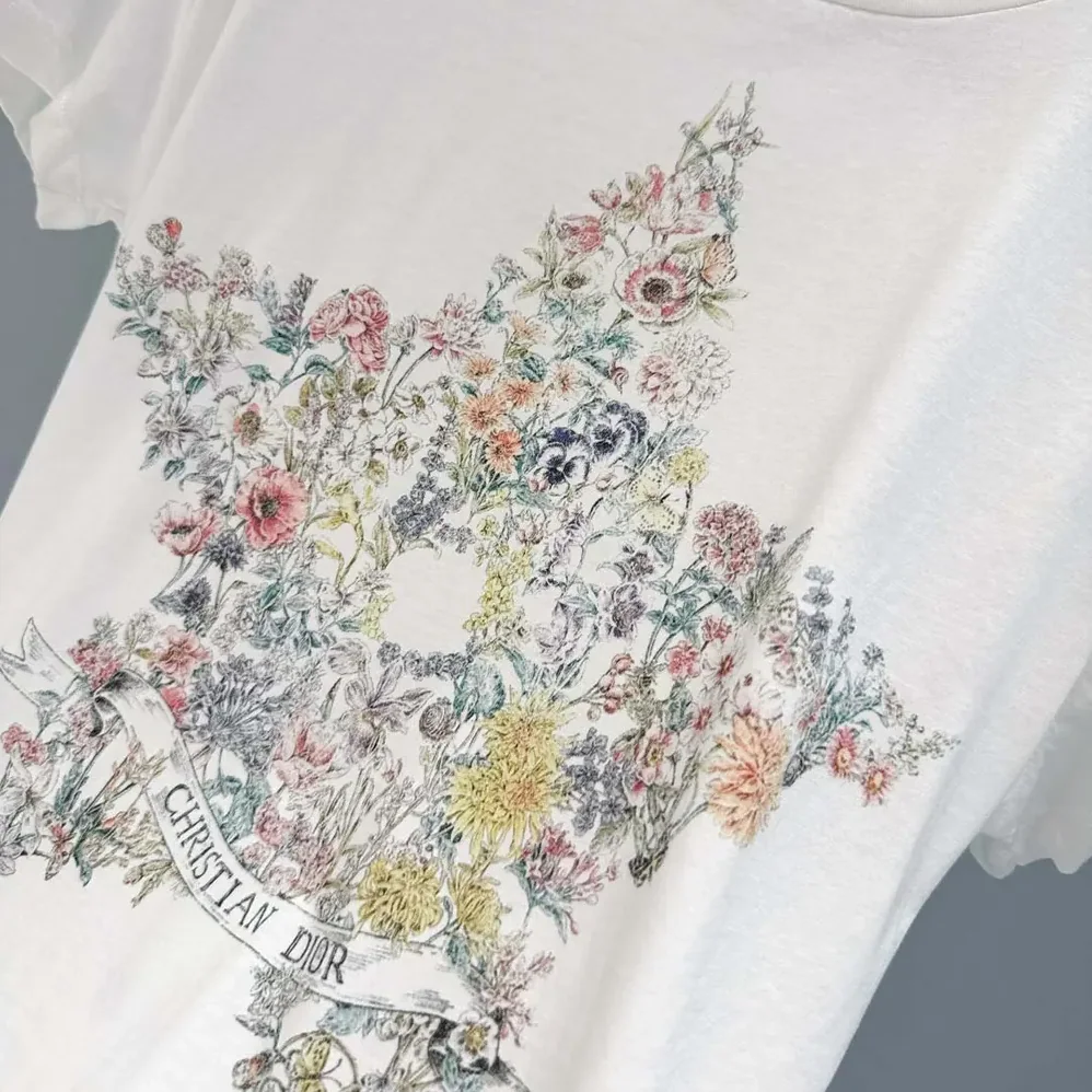 Dior T-Shirt White Cotton and Linen Jersey with Multicolor Dior Star Motif for Women Dior T-Shirt White Cotton and Linen Jersey with Multicolor Dior Star Motif for Women
