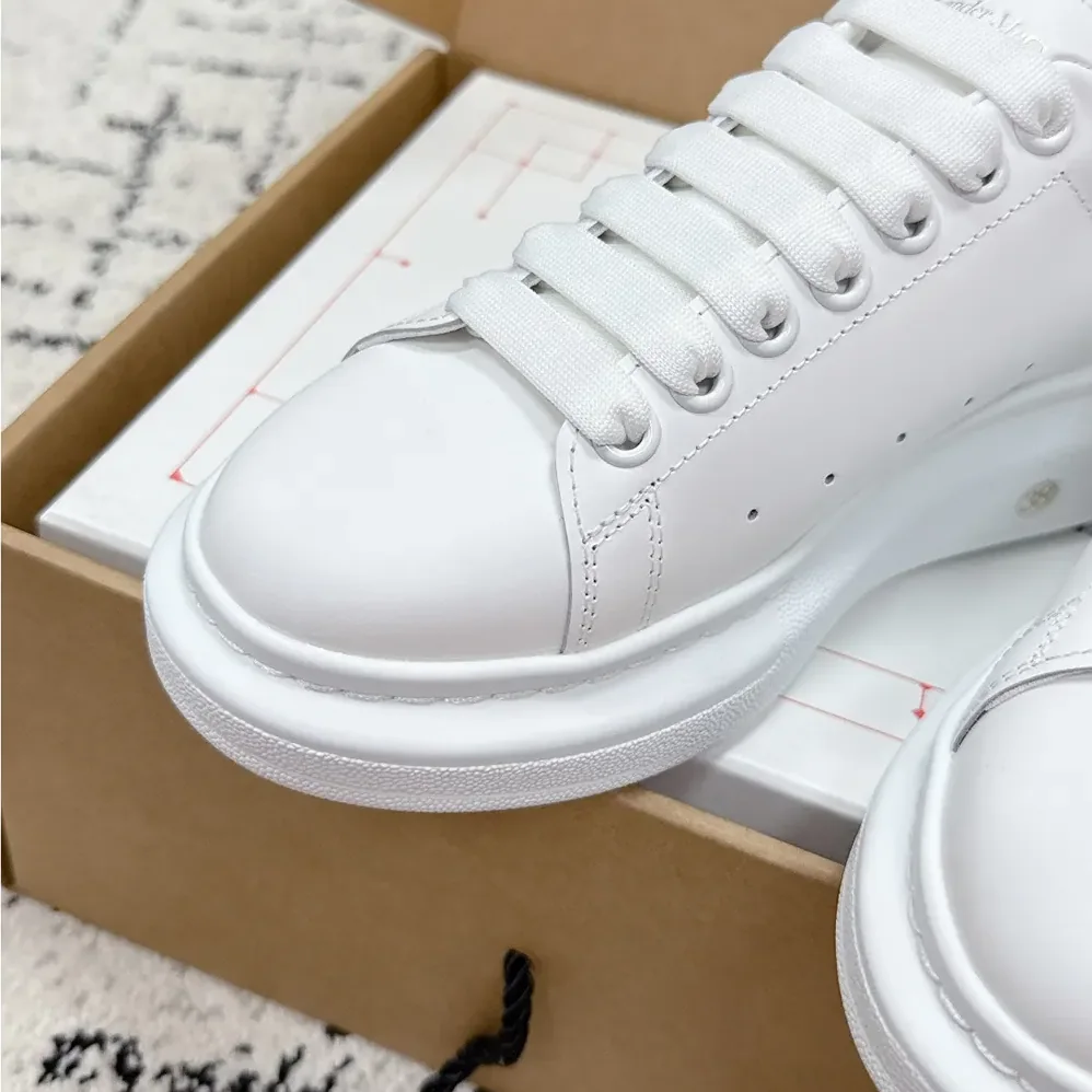 Alexander Mcqueen Oversized Sneaker in White for Unisex in Silver
