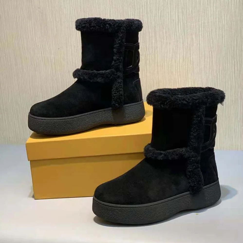 TODS Tod's W. G. Ankle Boots in Suede for Unisex in Black