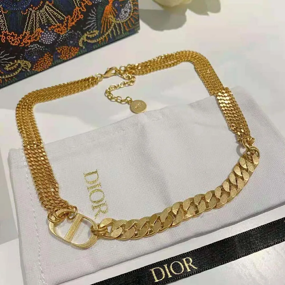 Dior 30 Montaigne Necklace Gold for Women in Finish Metal Dior 30 Montaigne Necklace Gold for Women in Finish Metal