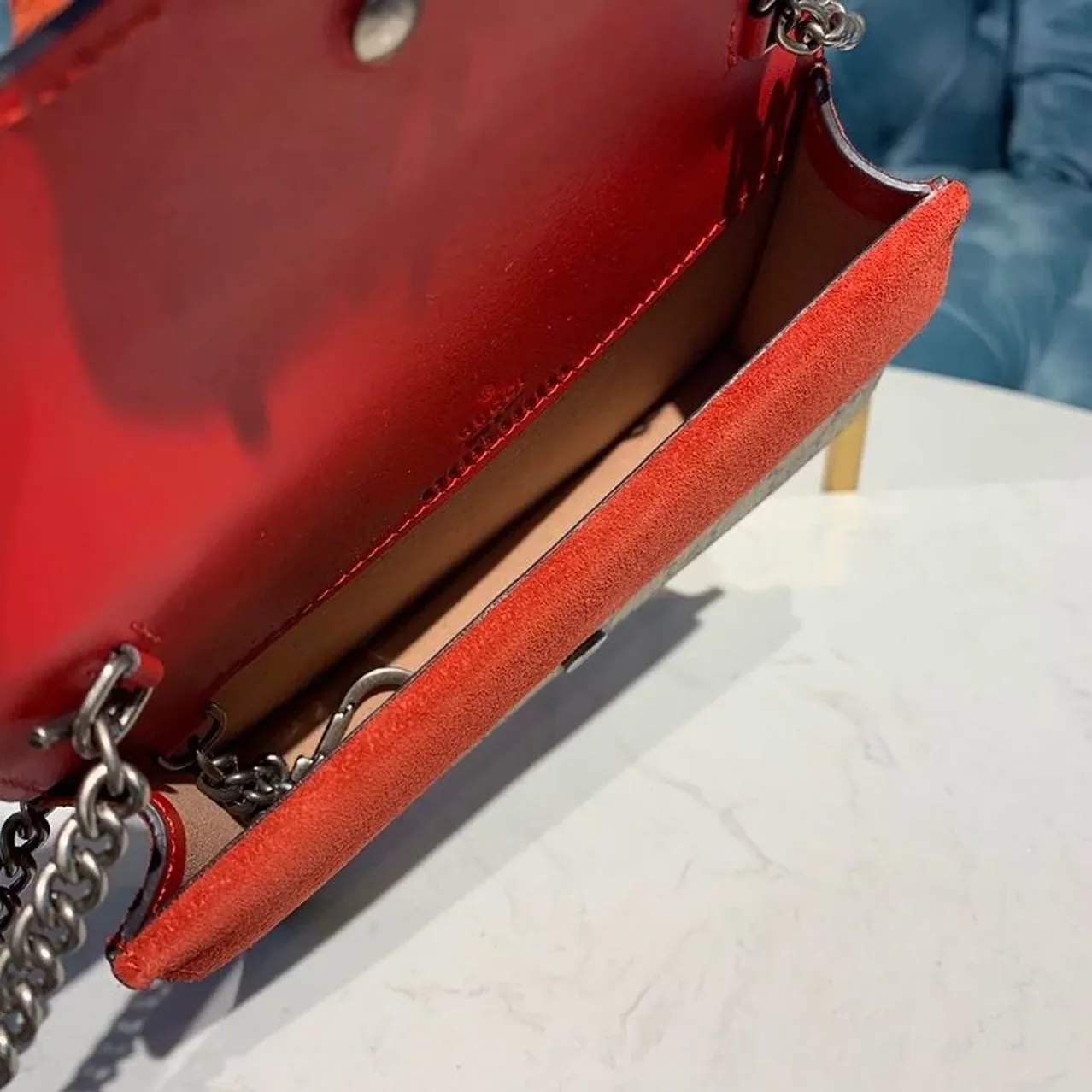 Gucci Dionysus Super Mini Shoulder Bag / Beige/Ebony GG Supreme Canvas Red Suede Palladium Hardware Gucci Dionysus Super Mini Shoulder Bag / Beige/Ebony GG Supreme Canvas Red Suede Palladium Hardware
