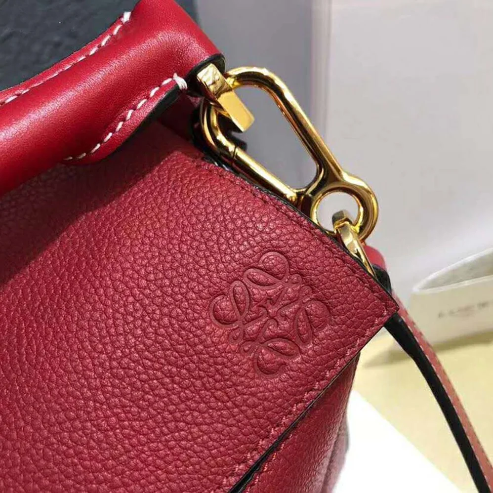 Loewe Puzzle Small Bag in Classic Calf Leather for Women in Red Loewe Puzzle Small Bag in Classic Calf Leather for Women in Red