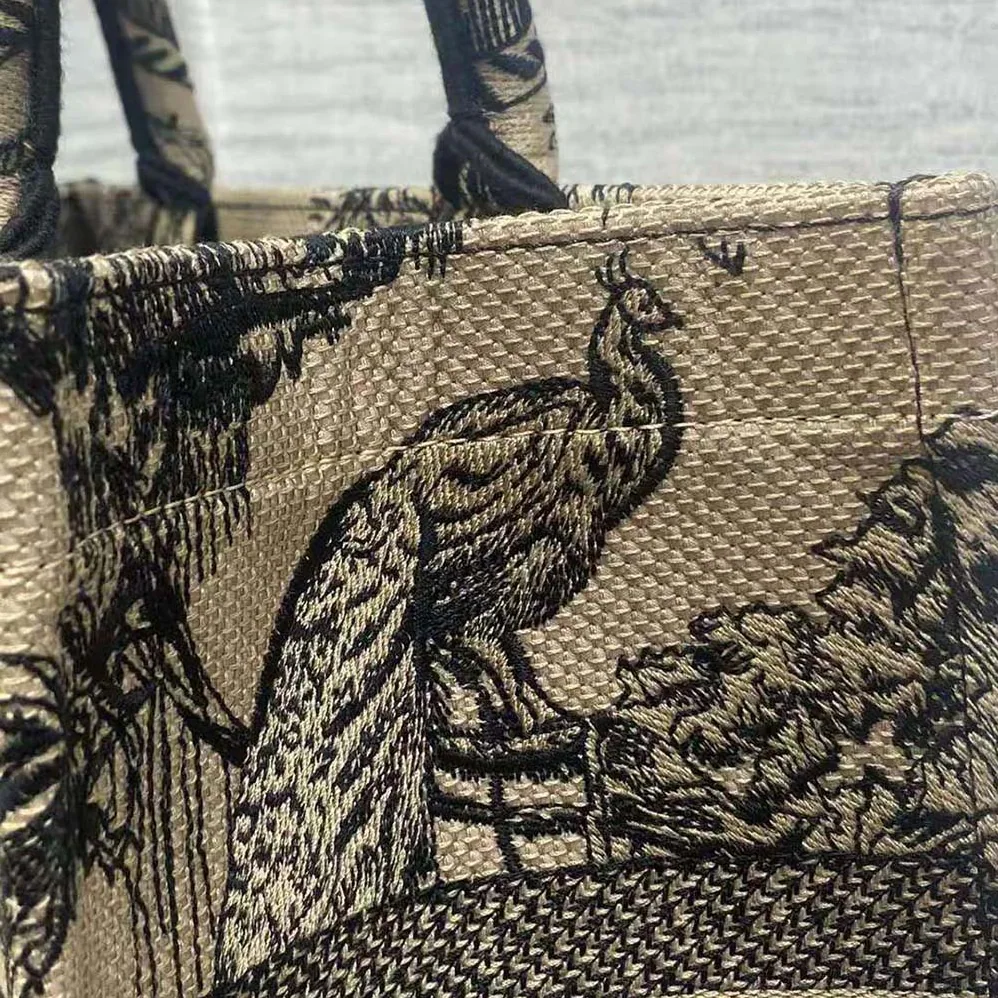 Dior Medium Dior Book Tote Beige Multicolor Toile de Jouy Voyage Embroidery for Women Dior Medium Dior Book Tote Beige Multicolor Toile de Jouy Voyage Embroidery for Women