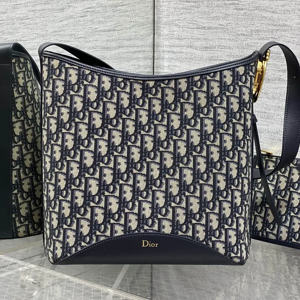 Dior Medium Dior Médaillon Bucket Bag Blue Dior Oblique Jacquard for Women Dior Medium Dior Médaillon Bucket Bag Blue Dior Oblique Jacquard for Women