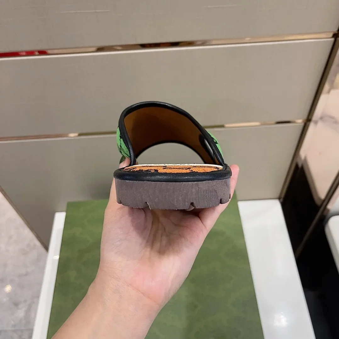 Gucci GG Supreme Slide Sandal Orange And Green for Men Gucci GG Supreme Slide Sandal Orange And Green for Men