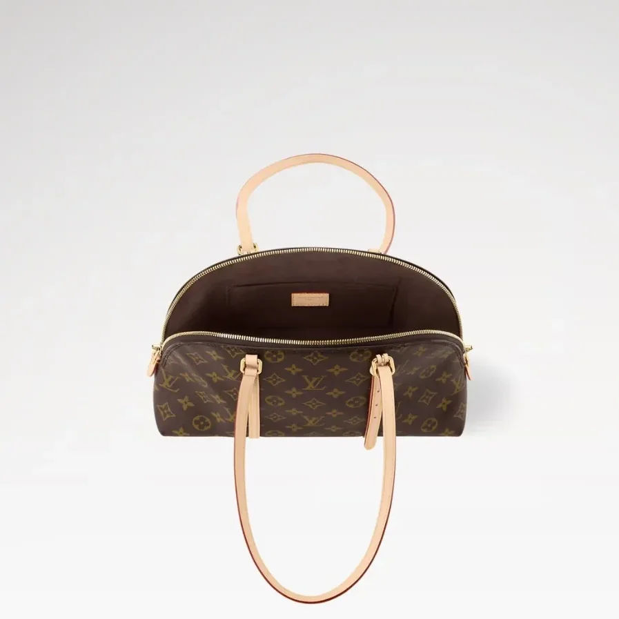 Louis Vuitton Squire PM Shoulder Bag in Monogram Gold Hardware Louis Vuitton Squire PM Shoulder Bag in Monogram Gold Hardware