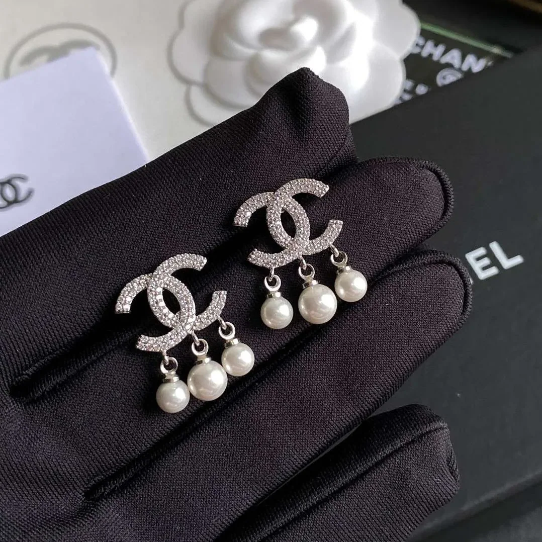Chanel Crystal Three Pearl Earrings Gold Chanel Crystal Three Pearl Earrings Gold