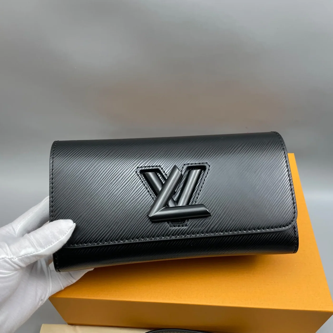Louis Vuitton Twist West Black /