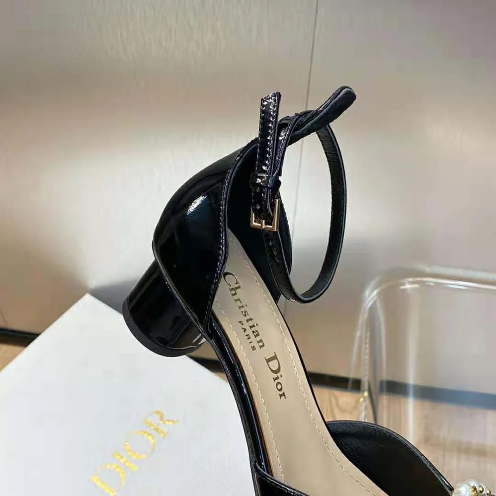 Dior Dior Rose Pump Black Patent Calfskin and White Resin Pearls for Women Dior Dior Rose Pump Black Patent Calfskin and White Resin Pearls for Women