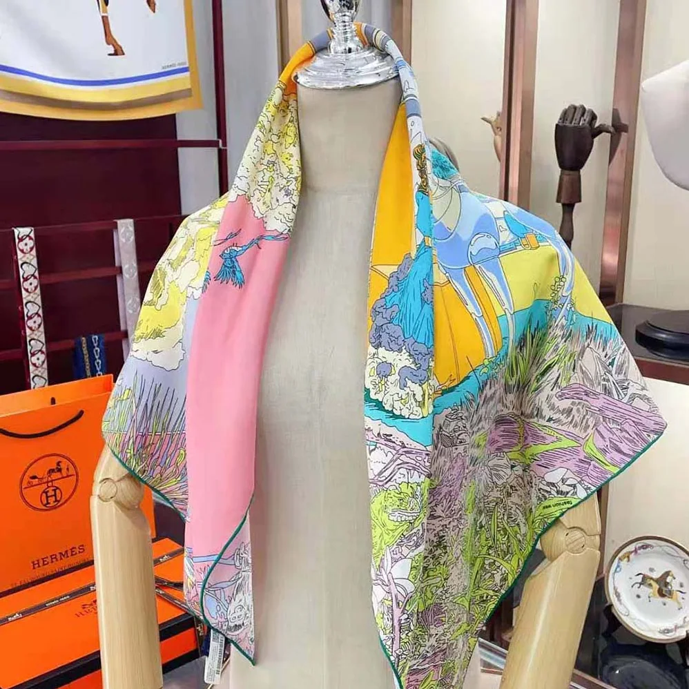 Hermes Rendez-Vous Galant Scarf 70 in Silk Twill with Hand-Rolled Edges for Women in Pink Hermes Rendez-Vous Galant Scarf 70 in Silk Twill with Hand-Rolled Edges for Women in Pink