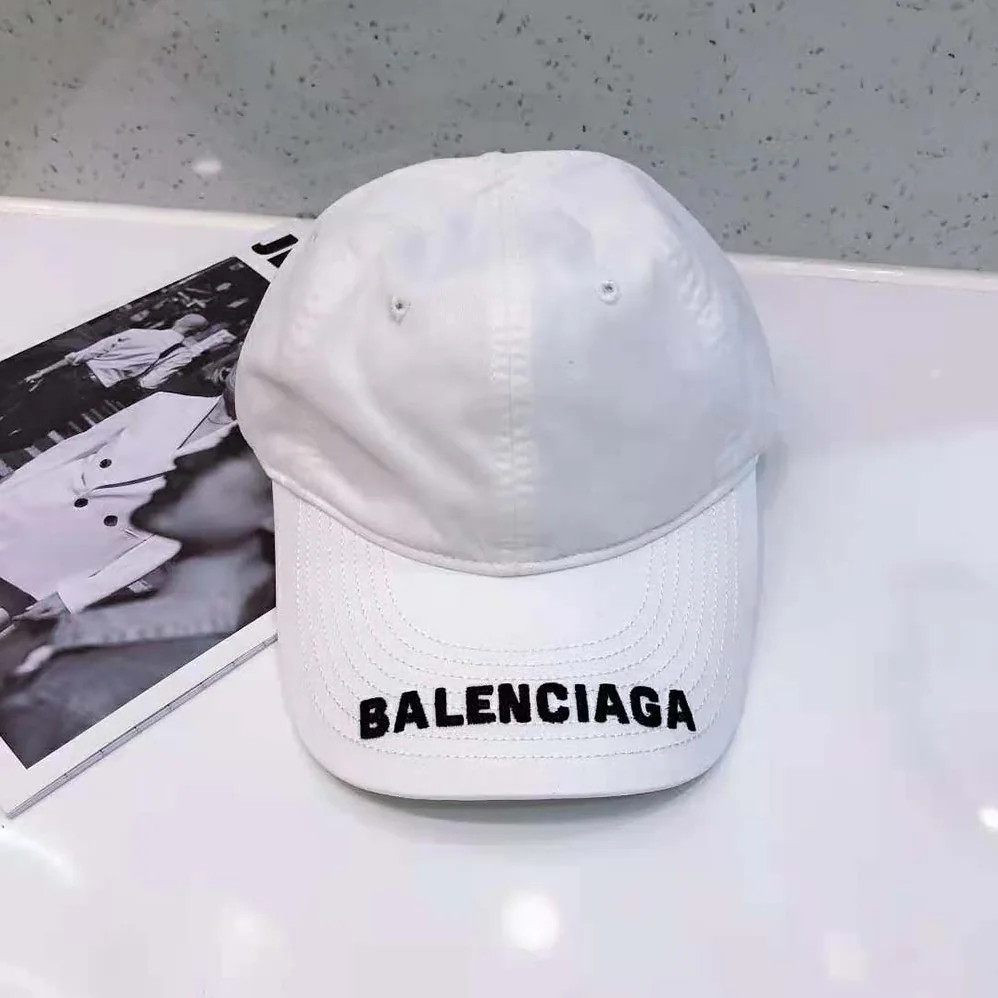 Balenciaga Logo Visor Cap in White and Black Cotton Drill for Women Balenciaga Logo Visor Cap in White and Black Cotton Drill for Women