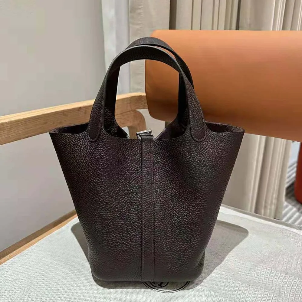 Hermes Picotin Lock 18cm in Clémence leather for Women in Black Hermes Picotin Lock 18cm in Clémence leather for Women in Black