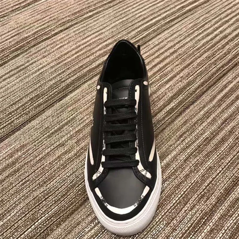 Givenchy Givenchy Print Sneakers in Leather Shoes Black for Women Givenchy Givenchy Print Sneakers in Leather Shoes Black for Women