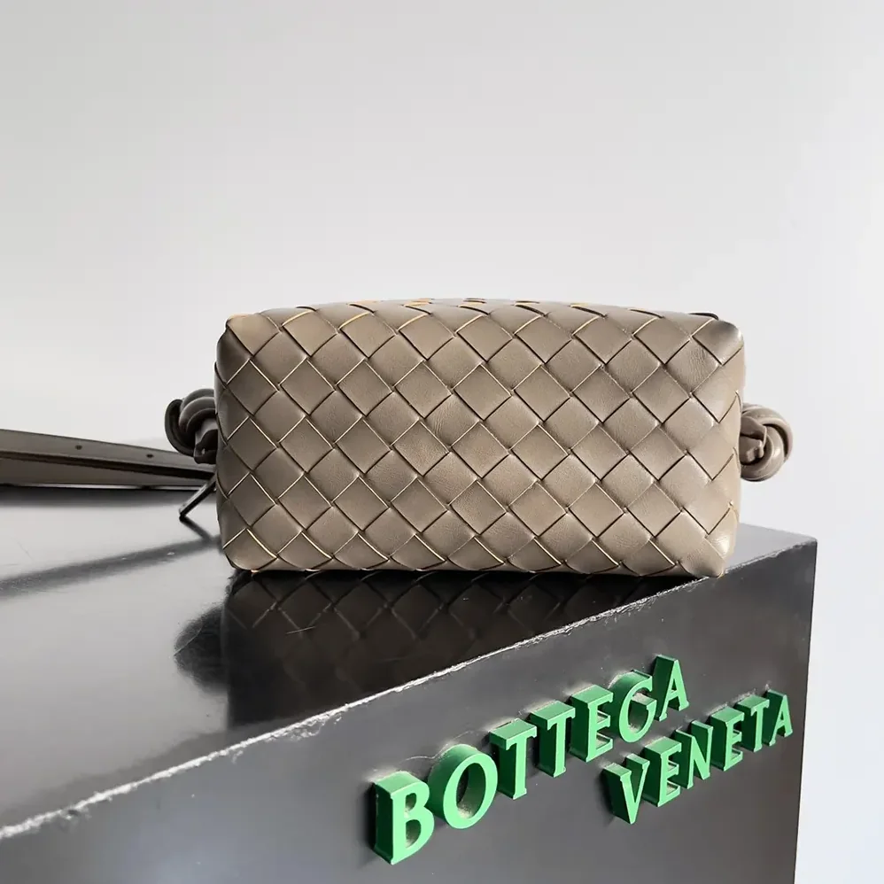 Bottega Veneta Top Handle Loop in Intrecciato Leather for Women in Chocolate Bottega Veneta Top Handle Loop in Intrecciato Leather for Women in Chocolate