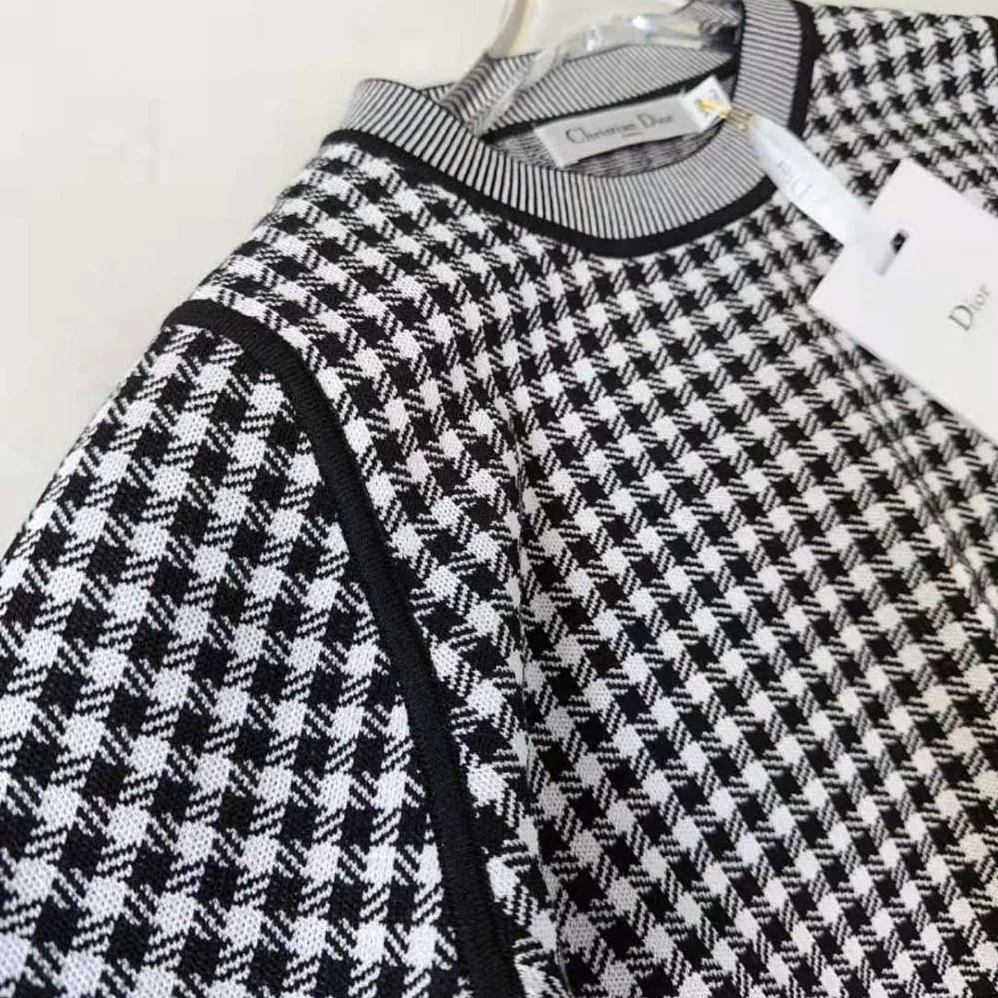 Dior Short-sleeved Sweater Gray and Black Check'n'Dior Cashmere and Silk Blend Knit for Women Dior Short-sleeved Sweater Gray and Black Check'n'Dior Cashmere and Silk Blend Knit for Women