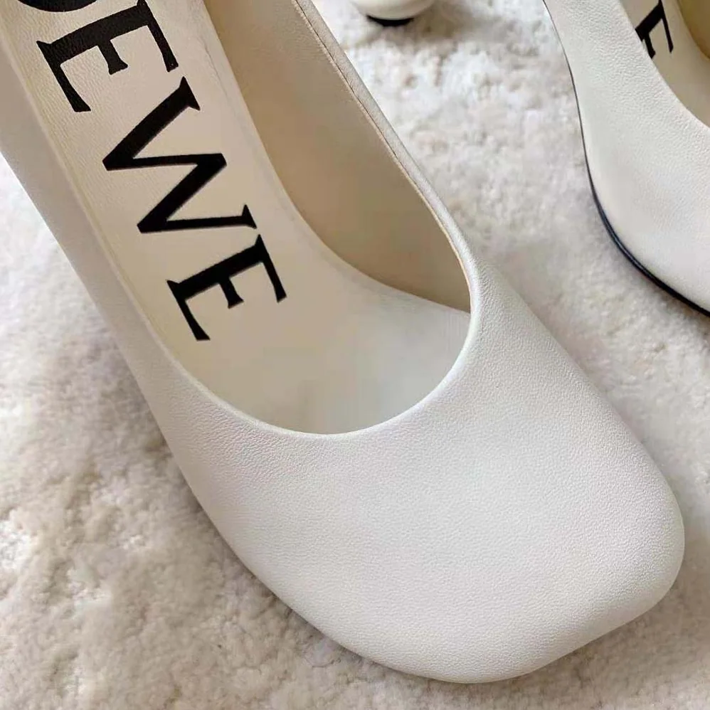Loewe Toy Pump in Goatskin for Women in White Loewe Toy Pump in Goatskin for Women in White