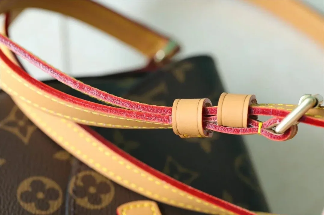 Louis Vuitton Chantilly MM Shoulder Bag Monogram Brown LV / Louis Vuitton Chantilly MM Shoulder Bag Monogram Brown LV /