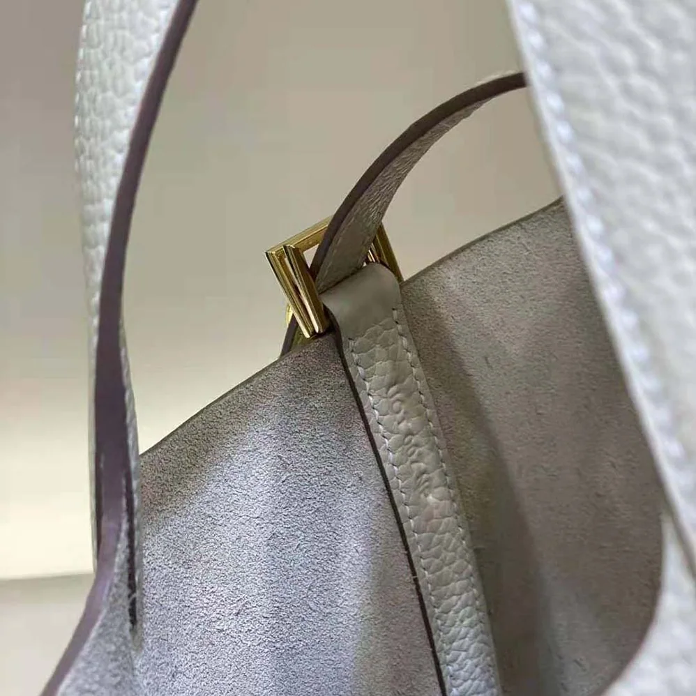 Hermes Picotin Lock 18cm in Clémence leather for Women in White Hermes Picotin Lock 18cm in Clémence leather for Women in White